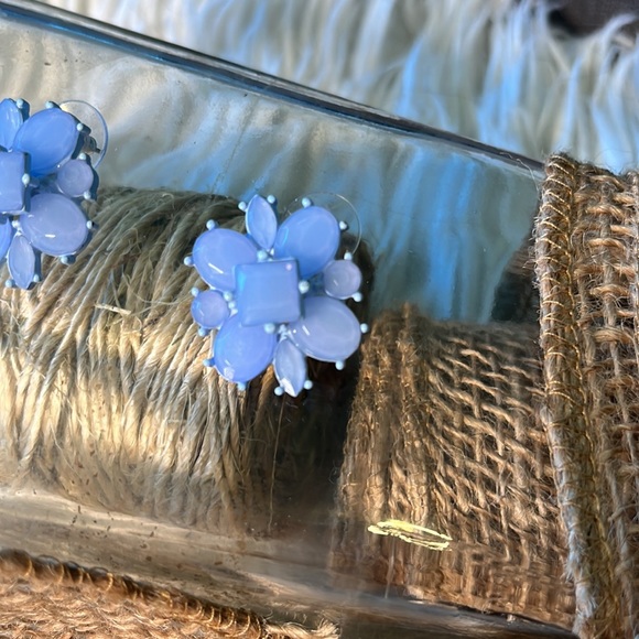 Blue flower earrings - Picture 1 of 4